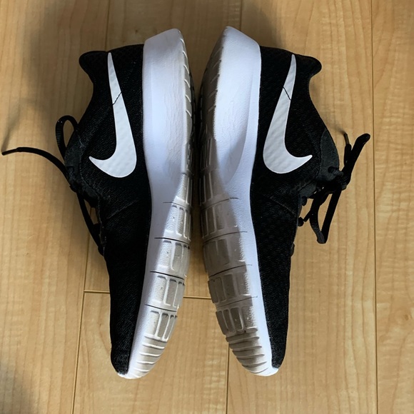 Nike black white runners - Picture 5 of 6